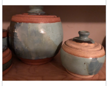 Load image into Gallery viewer, COVERED POTS !
